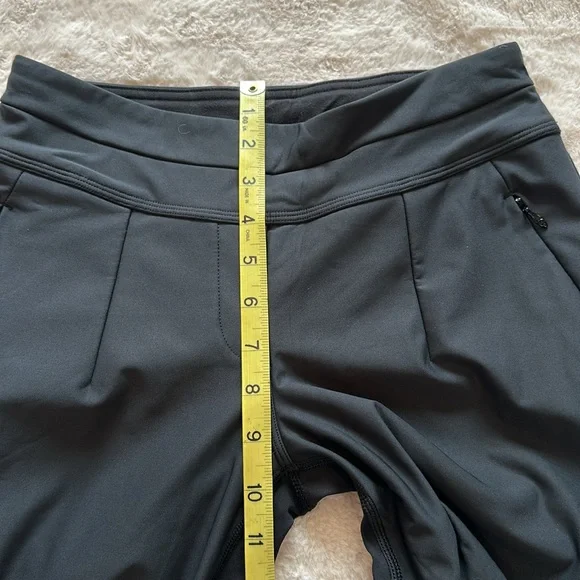 NWOT lululemon cold weather jogger - size 4 - Picture 11 of 13
